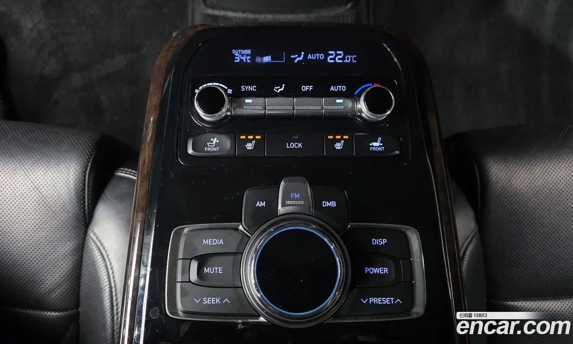 Genesis EQ900 2016 3.3 автомат (гидро), фото 17 Genesis EQ900 2016 3.3 автомат (гидро), фото 17