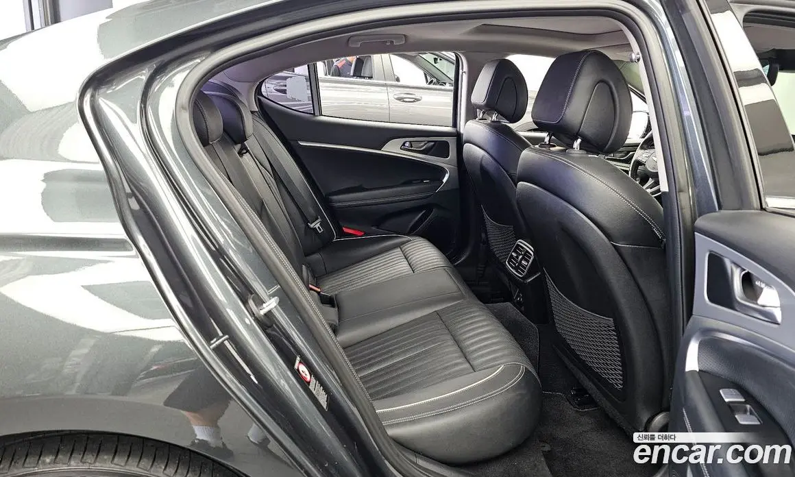 Genesis G70 2018 2.0 автомат (гидро), фото 12 Genesis G70 2018 2.0 автомат (гидро), фото 12