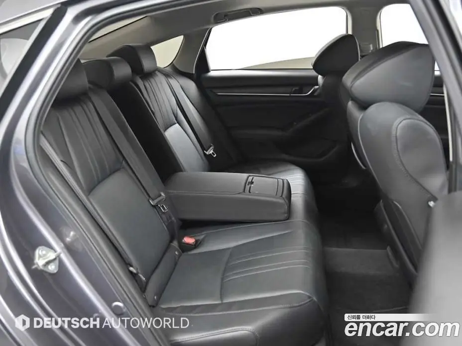Honda Accord 2018 2.0 автомат (гидро), фото 12