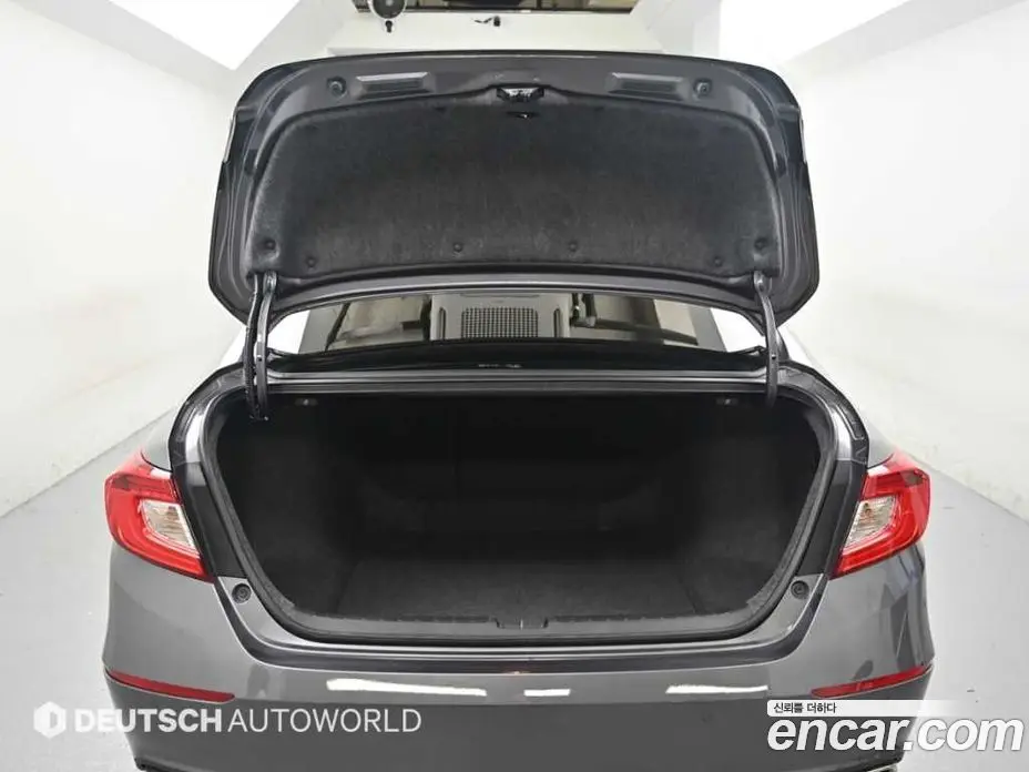 Honda Accord 2018 2.0 автомат (гидро), фото 19