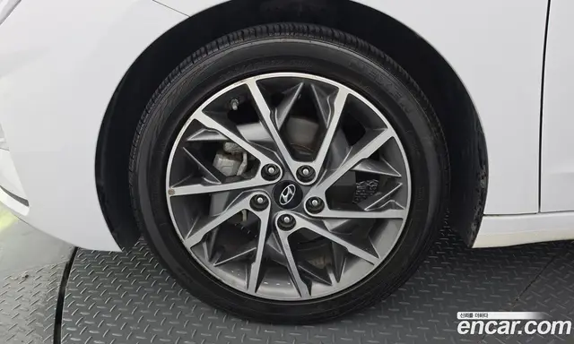 Hyundai Avante 2019 1.6 автомат (гидро), миниатюра 5 Hyundai Avante 2019 1.6 автомат (гидро), миниатюра 5