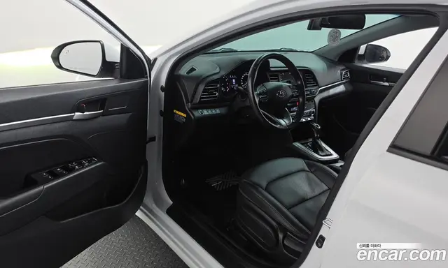 Hyundai Avante 2019 1.6 автомат (гидро), миниатюра 10 Hyundai Avante 2019 1.6 автомат (гидро), миниатюра 10