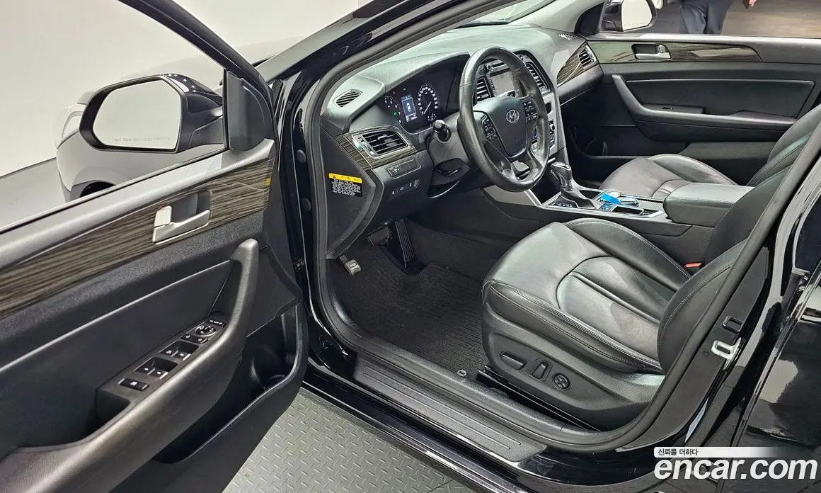 Hyundai Sonata 2015 2.0 автомат (гидро), фото 13 Hyundai Sonata 2015 2.0 автомат (гидро), фото 13
