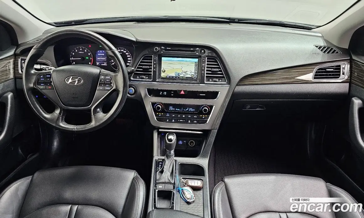 Hyundai Sonata 2015 2.0 автомат (гидро), фото 7 Hyundai Sonata 2015 2.0 автомат (гидро), фото 7