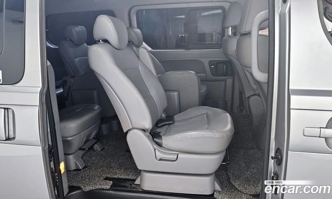 Hyundai Starex 2018 2.5 автомат (гидро), фото 12 Hyundai Starex 2018 2.5 автомат (гидро), фото 12