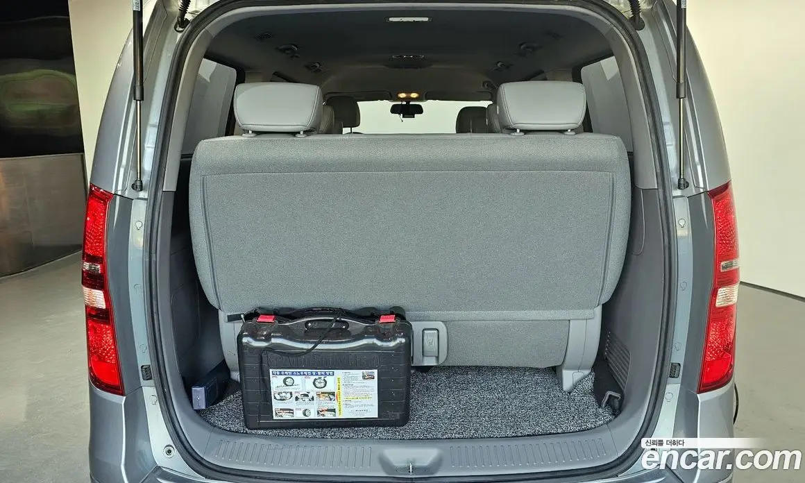 Hyundai Starex 2018 2.5 автомат (гидро), фото 20 Hyundai Starex 2018 2.5 автомат (гидро), фото 20