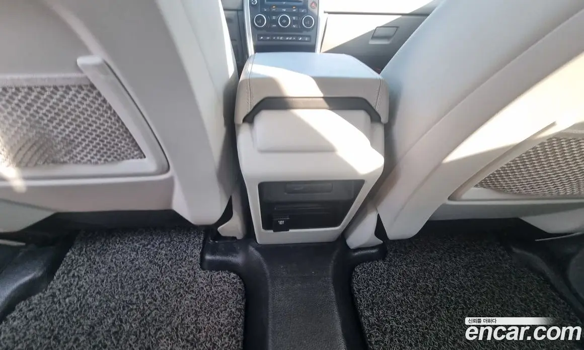 Land Rover Discovery Sport 2017 2.0 автомат (гидро), фото 16