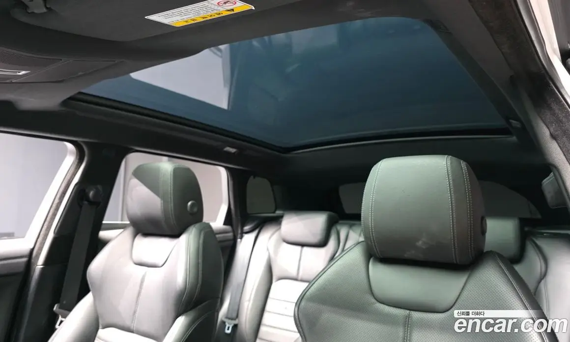 Land Rover Range Rover Evoque 2018 2.0 автомат (гидро), фото 18