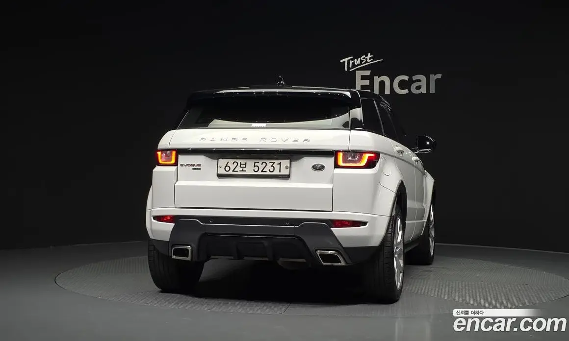 Land Rover Range Rover Evoque 2018 2.0 автомат (гидро), фото 4