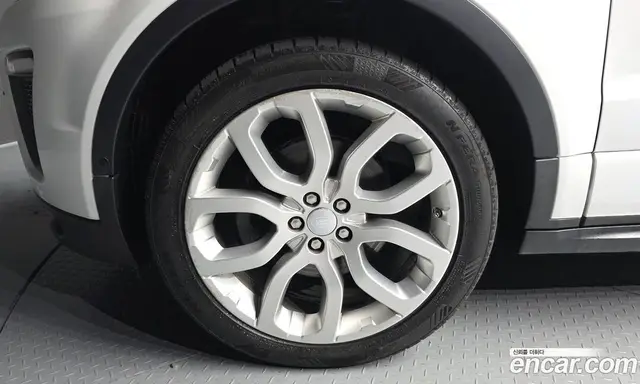 Land Rover Range Rover Evoque 2018 2.0 автомат (гидро), миниатюра 5