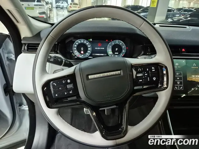Land Rover Range Rover Velar 2025 2.0 автомат (гидро), миниатюра 11 Land Rover Range Rover Velar 2025 2.0 автомат (гидро), миниатюра 11