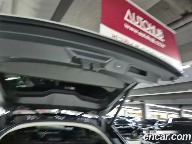 Land Rover Range Rover Velar 2025 2.0 автомат (гидро), миниатюра 6 Land Rover Range Rover Velar 2025 2.0 автомат (гидро), миниатюра 6