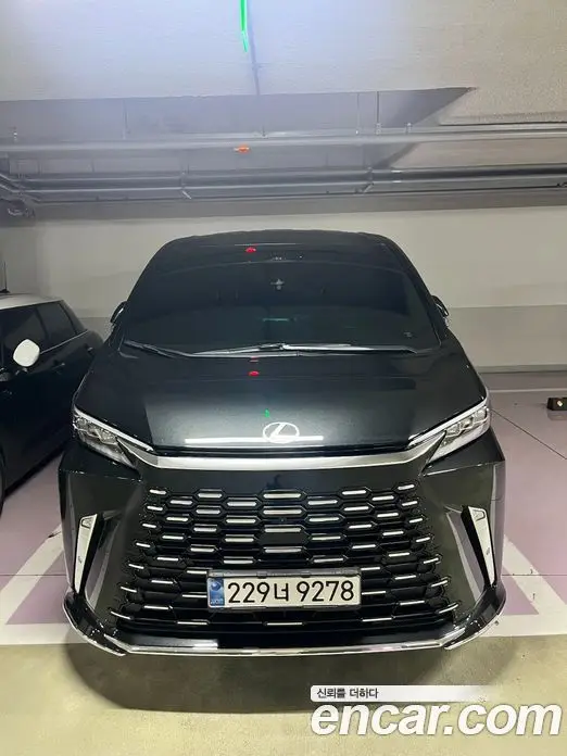 Lexus LM 2025 2.4 автомат (гидро), фото 1 Lexus LM 2025 2.4 автомат (гидро), фото 1