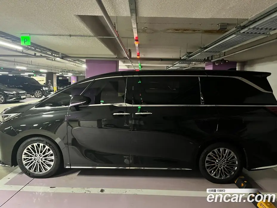 Lexus LM 2025 2.4 автомат (гидро), фото 2 Lexus LM 2025 2.4 автомат (гидро), фото 2