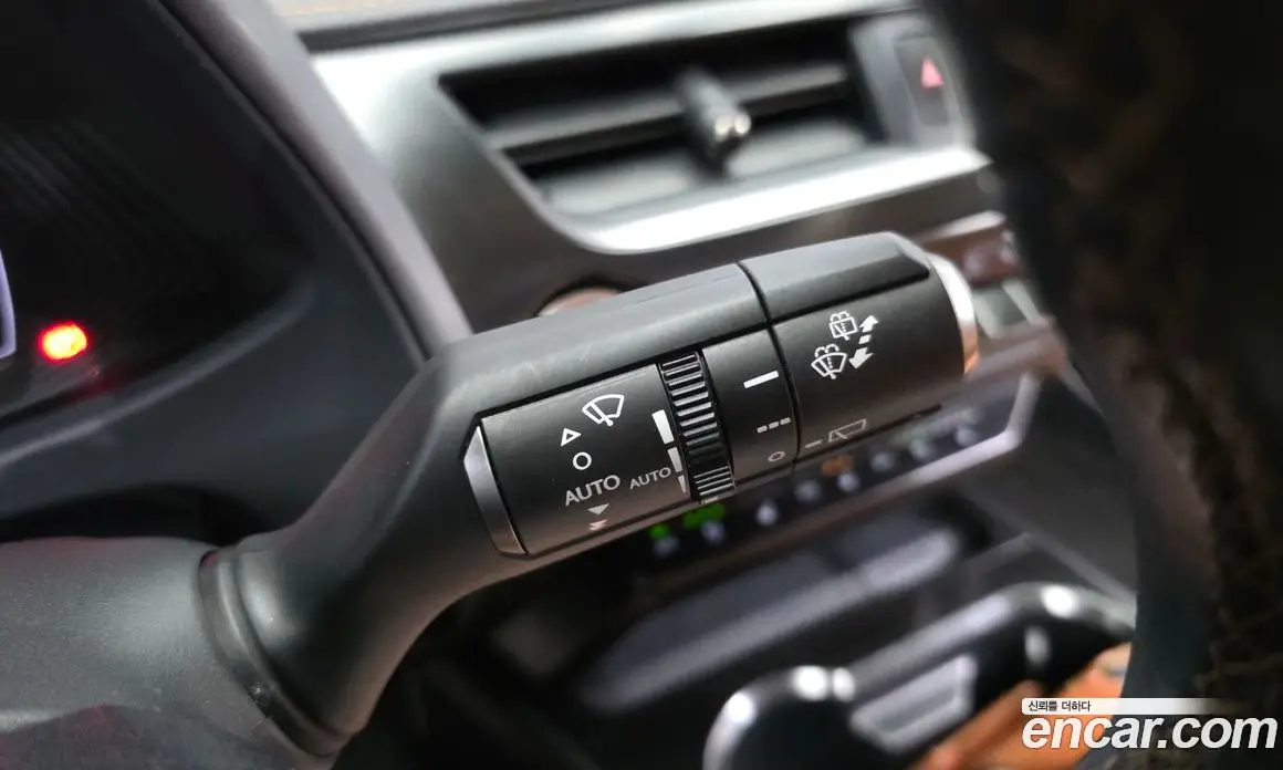Lexus UX 2019 2.0 автомат (гидро), фото 17