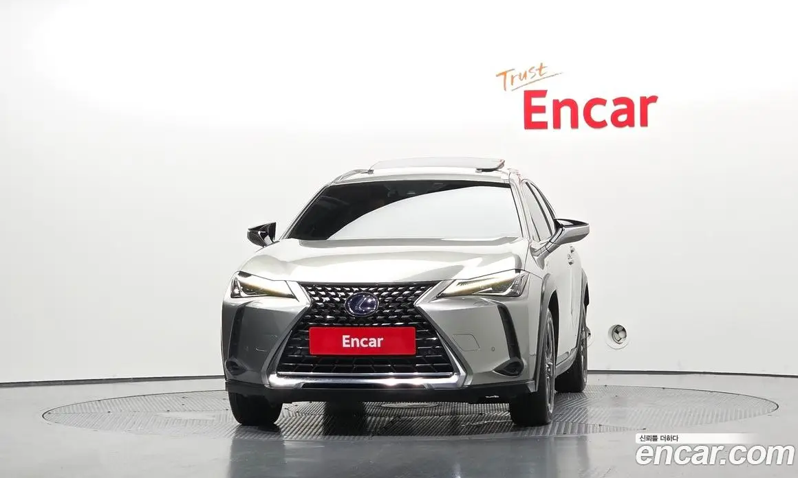 Lexus UX 2019 2.0 автомат (гидро), фото 3