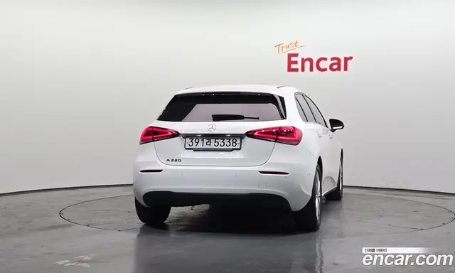 Mercedes-Benz A-Class 2020 2.0 автомат (гидро), миниатюра 4 Mercedes-Benz A-Class 2020 2.0 автомат (гидро), миниатюра 4