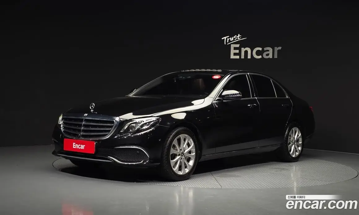 Mercedes-Benz E-Class 2018 2.0 автомат (гидро), фото 1 Mercedes-Benz E-Class 2018 2.0 автомат (гидро), фото 1