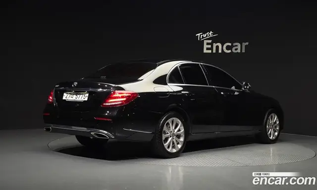 Mercedes-Benz E-Class 2018 2.0 автомат (гидро), миниатюра 2 Mercedes-Benz E-Class 2018 2.0 автомат (гидро), миниатюра 2