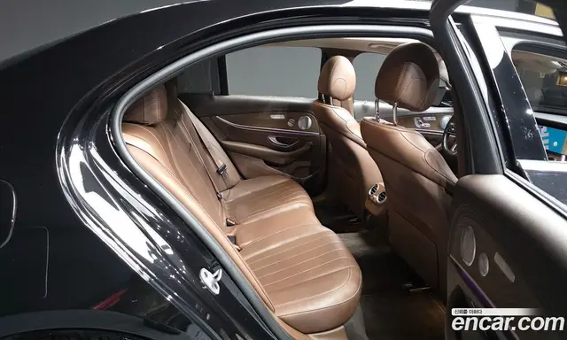 Mercedes-Benz E-Class 2018 2.0 автомат (гидро), миниатюра 12