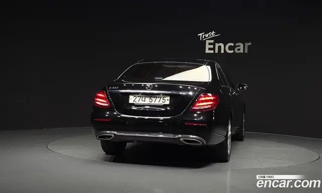 Mercedes-Benz E-Class 2018 2.0 автомат (гидро), миниатюра 4 Mercedes-Benz E-Class 2018 2.0 автомат (гидро), миниатюра 4