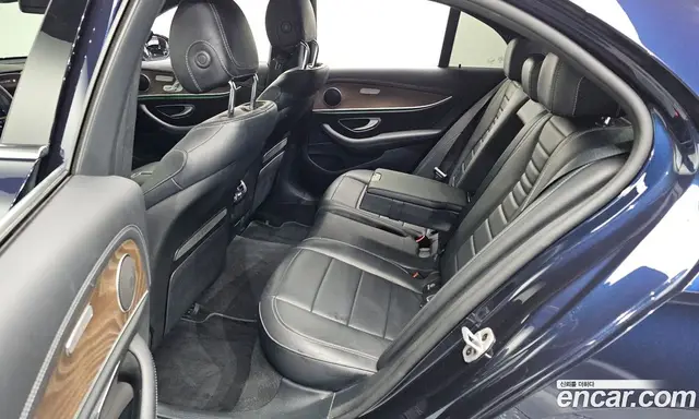Mercedes-Benz E-Class 2022 2.0 автомат (гидро), миниатюра 11