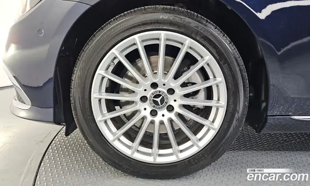 Mercedes-Benz E-Class 2022 2.0 автомат (гидро), миниатюра 5