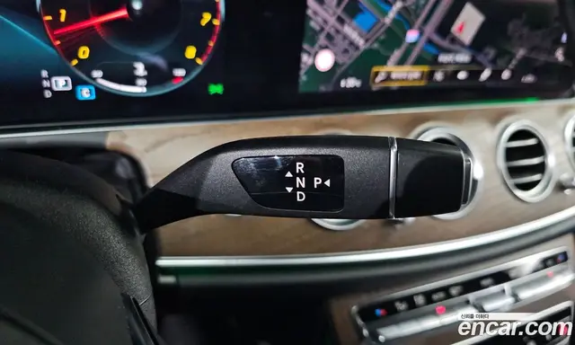 Mercedes-Benz E-Class 2022 2.0 автомат (гидро), миниатюра 9