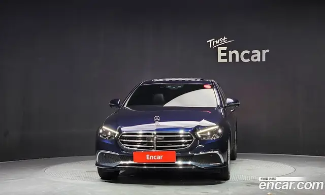 Mercedes-Benz E-Class 2022 2.0 автомат (гидро), миниатюра 3