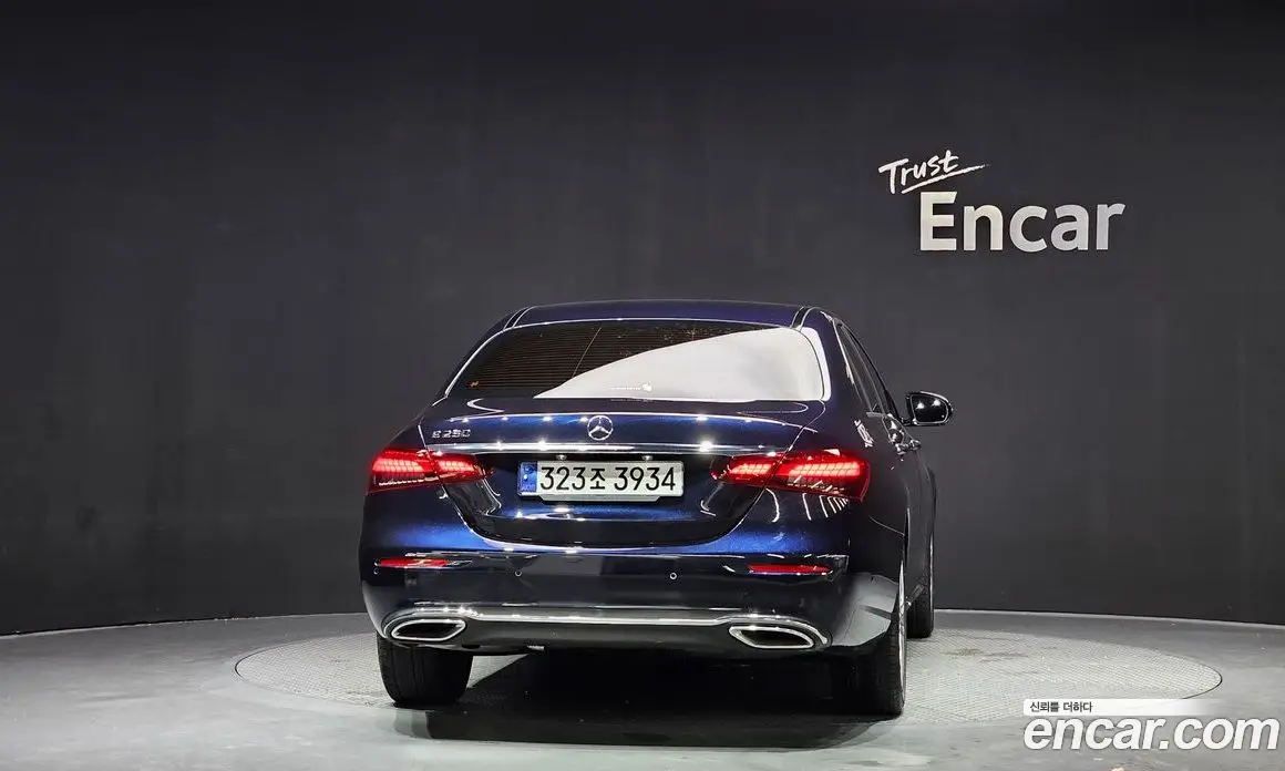 Mercedes-Benz E-Class 2022 2.0 автомат (гидро), фото 4