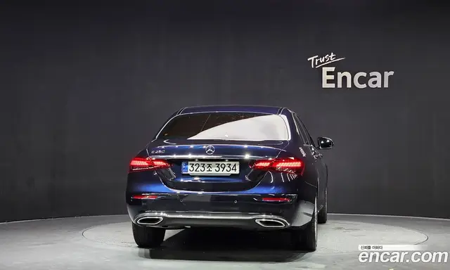 Mercedes-Benz E-Class 2022 2.0 автомат (гидро), миниатюра 4