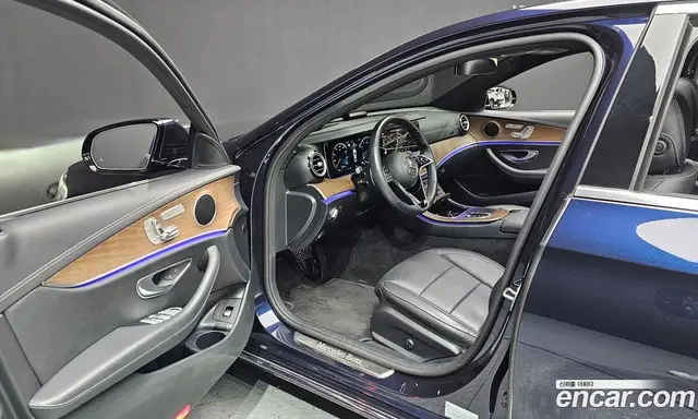 Mercedes-Benz E-Class 2022 2.0 автомат (гидро), миниатюра 10
