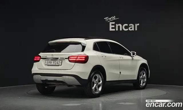 Mercedes-Benz GLA-Class 2017 2.0 автомат (гидро), миниатюра 2 Mercedes-Benz GLA-Class 2017 2.0 автомат (гидро), миниатюра 2
