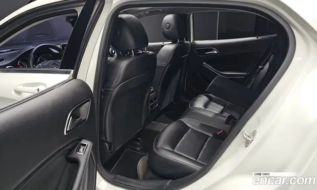 Mercedes-Benz GLA-Class 2017 2.0 автомат (гидро), миниатюра 12