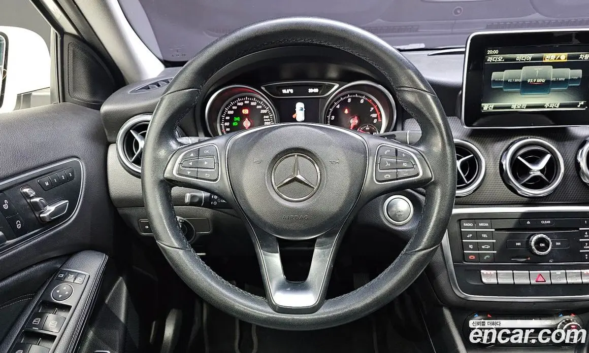 Mercedes-Benz GLA-Class 2017 2.0 автомат (гидро), фото 13 Mercedes-Benz GLA-Class 2017 2.0 автомат (гидро), фото 13