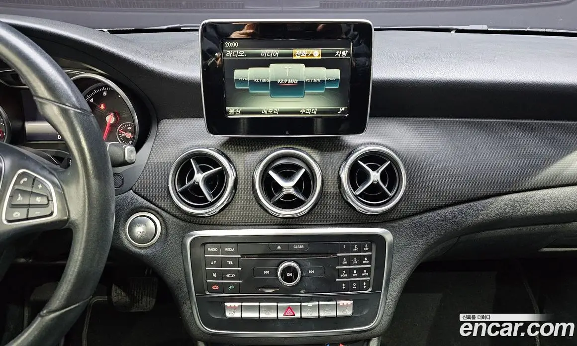 Mercedes-Benz GLA-Class 2017 2.0 автомат (гидро), фото 14 Mercedes-Benz GLA-Class 2017 2.0 автомат (гидро), фото 14