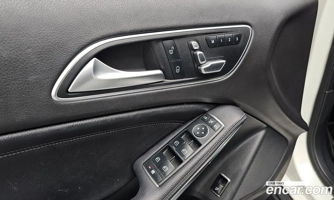 Mercedes-Benz GLA-Class 2017 2.0 автомат (гидро), фото 17 Mercedes-Benz GLA-Class 2017 2.0 автомат (гидро), фото 17