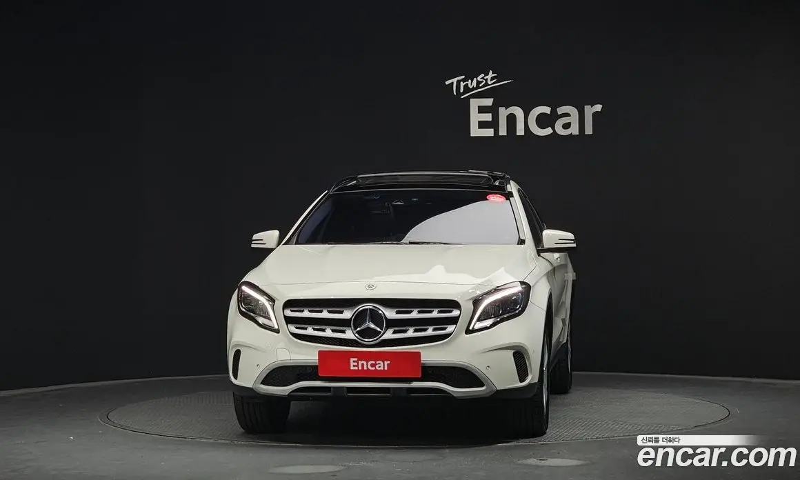 Mercedes-Benz GLA-Class 2017 2.0 автомат (гидро), фото 3 Mercedes-Benz GLA-Class 2017 2.0 автомат (гидро), фото 3