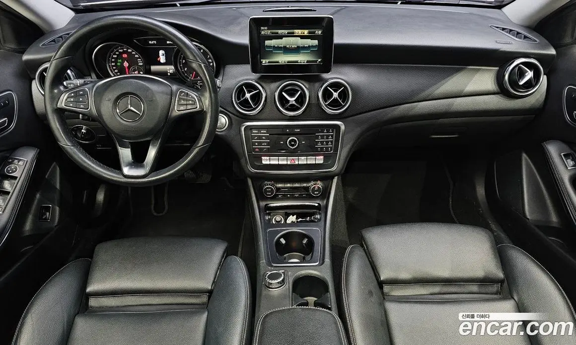 Mercedes-Benz GLA-Class 2017 2.0 автомат (гидро), фото 7 Mercedes-Benz GLA-Class 2017 2.0 автомат (гидро), фото 7