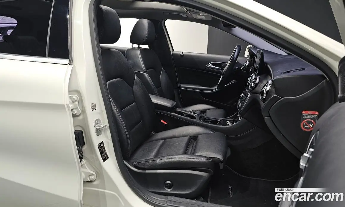 Mercedes-Benz GLA-Class 2017 2.0 автомат (гидро), фото 10 Mercedes-Benz GLA-Class 2017 2.0 автомат (гидро), фото 10