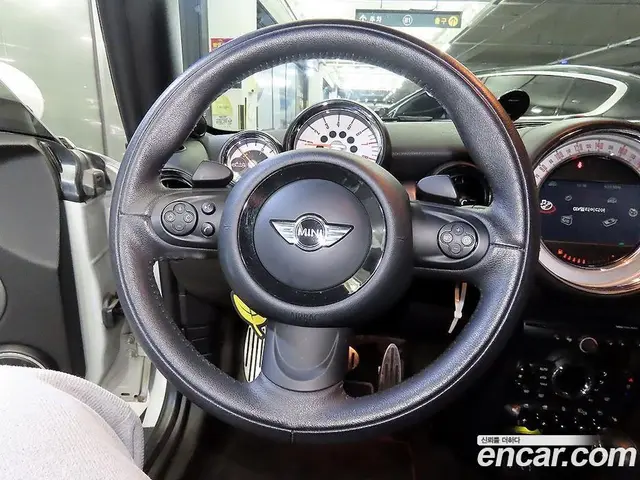 Mini Cooper Convertible 2013 1.6 автомат (гидро), миниатюра 11