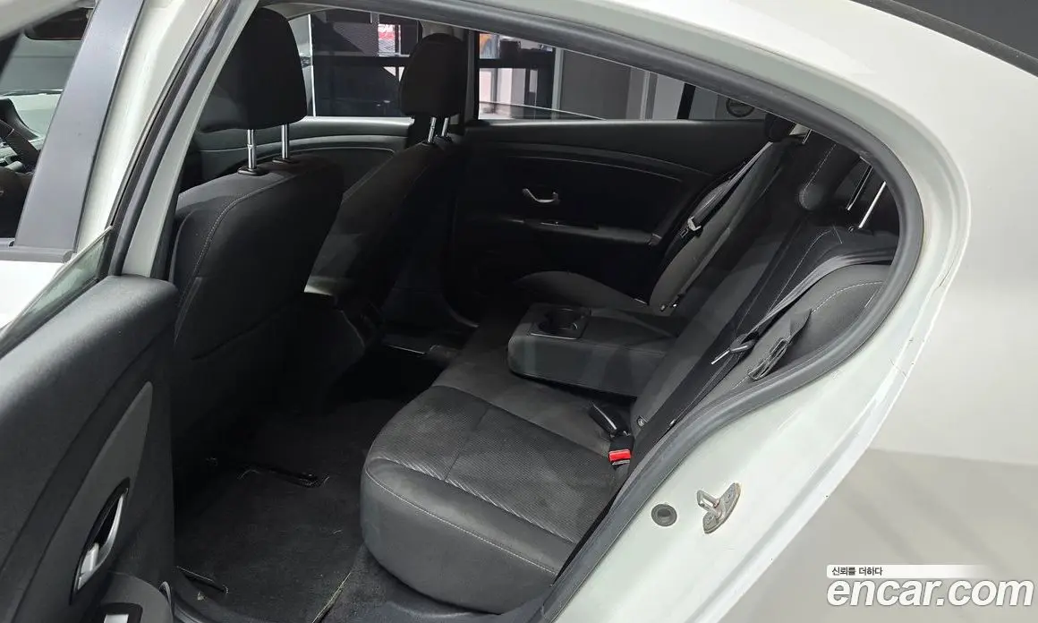 Renault (Samsung) SM3 2015 1.6 автомат (гидро), фото 12 Renault (Samsung) SM3 2015 1.6 автомат (гидро), фото 12