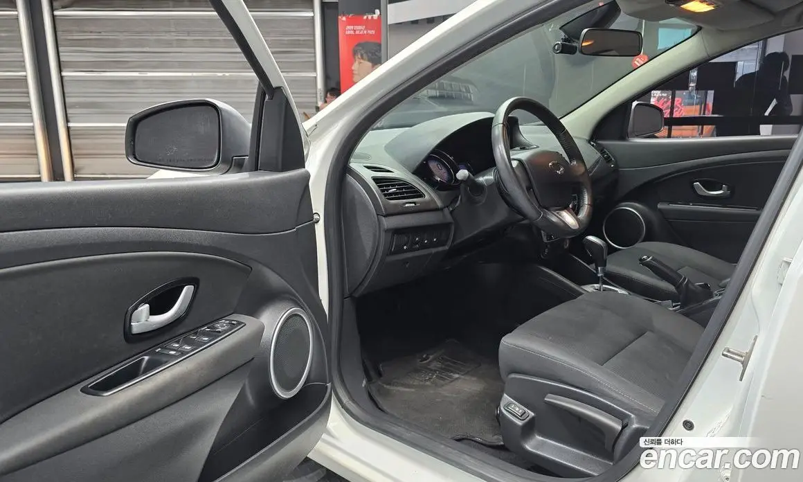 Renault (Samsung) SM3 2015 1.6 автомат (гидро), фото 10 Renault (Samsung) SM3 2015 1.6 автомат (гидро), фото 10