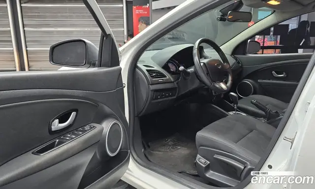 Renault (Samsung) SM3 2015 1.6 автомат (гидро), миниатюра 10 Renault (Samsung) SM3 2015 1.6 автомат (гидро), миниатюра 10