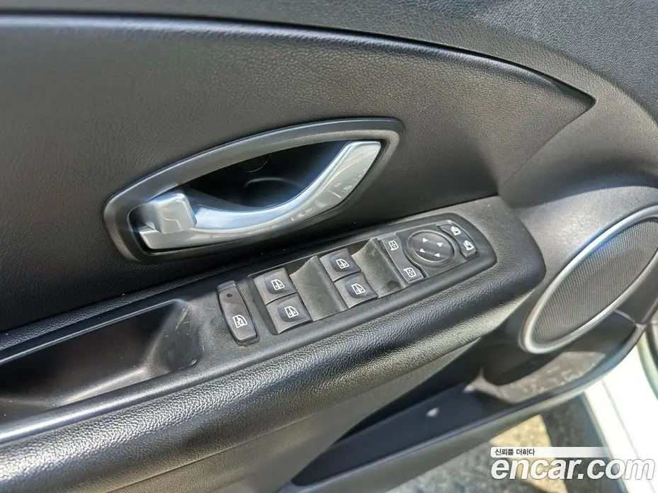 Renault (Samsung) SM3 2015 1.6 автомат (гидро), фото 11 Renault (Samsung) SM3 2015 1.6 автомат (гидро), фото 11