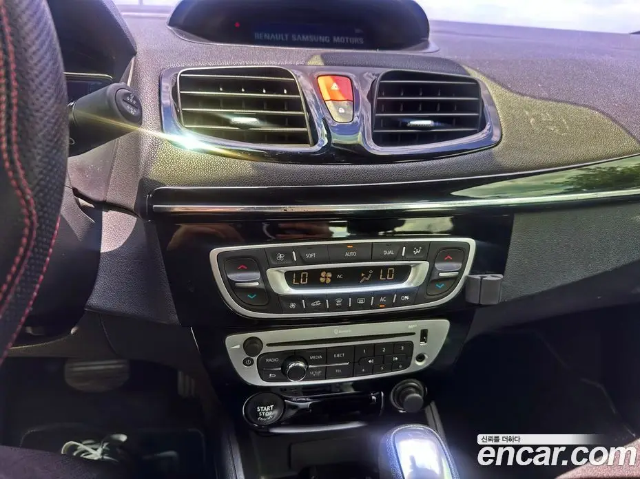 Renault (Samsung) SM3 2015 1.6 автомат (гидро), фото 18 Renault (Samsung) SM3 2015 1.6 автомат (гидро), фото 18