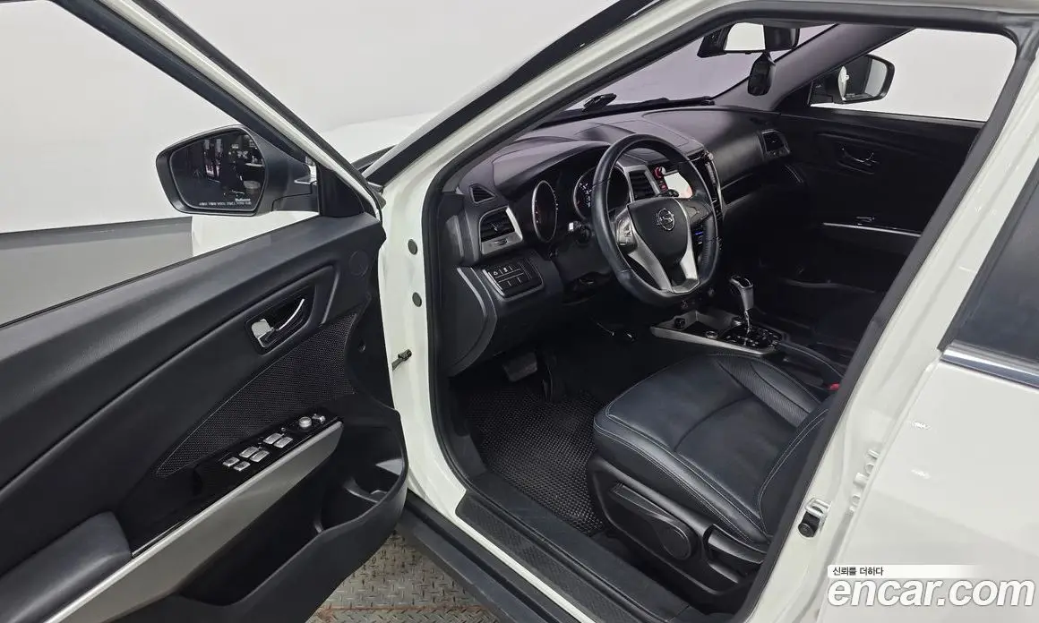 SsangYong TIBOLI 2016 1.6 автомат (гидро), фото 10 SsangYong TIBOLI 2016 1.6 автомат (гидро), фото 10