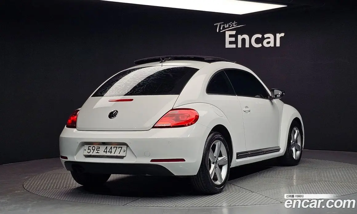 Volkswagen Beatle 2014 2.0 автомат (гидро), фото 2 Volkswagen Beatle 2014 2.0 автомат (гидро), фото 2