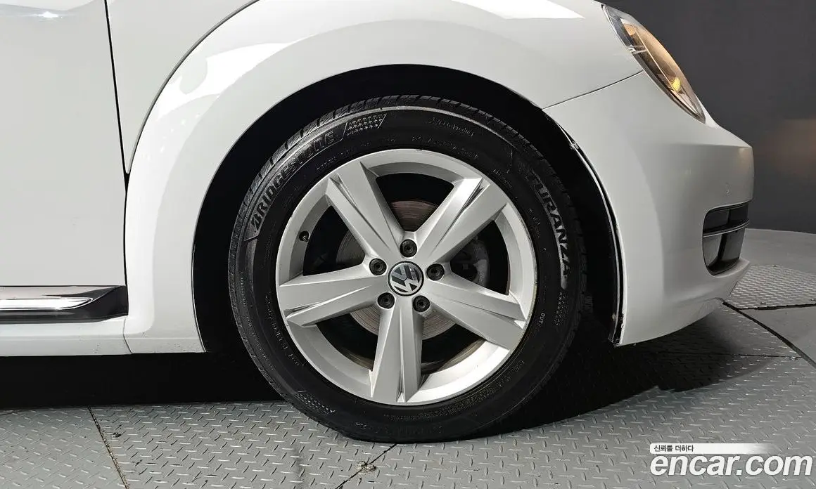 Volkswagen Beatle 2014 2.0 автомат (гидро), фото 5 Volkswagen Beatle 2014 2.0 автомат (гидро), фото 5