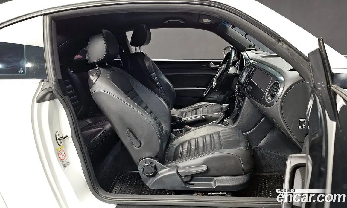 Volkswagen Beatle 2014 2.0 автомат (гидро), фото 10 Volkswagen Beatle 2014 2.0 автомат (гидро), фото 10